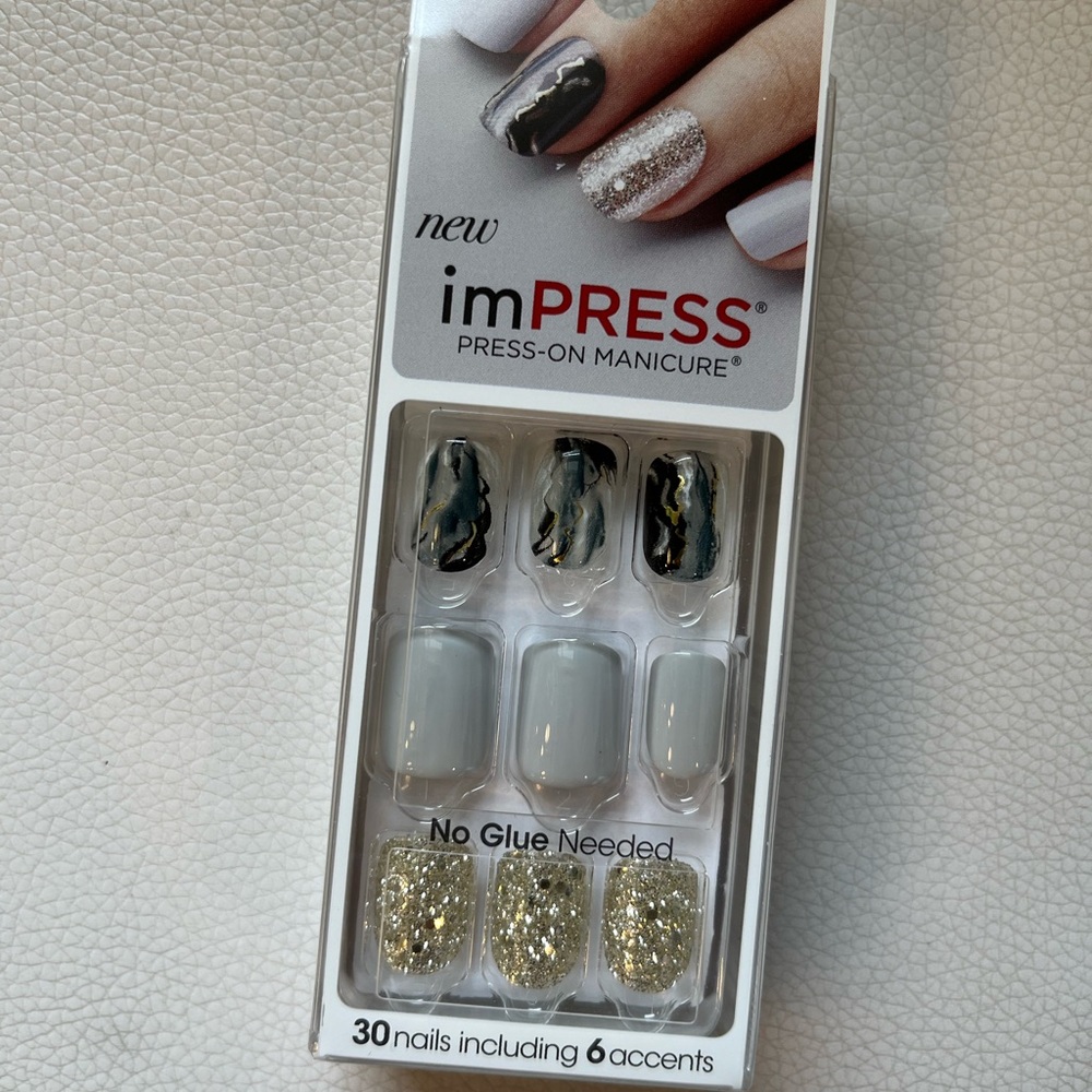 NIB imPRESS press on nails
